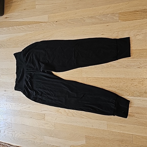 Athleta Salutation Jogger in Powervita - Picture 3 of 4